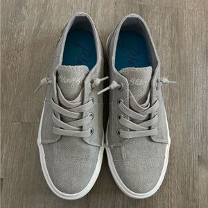 Blowfish Light Gray Lace-Up Sneakers